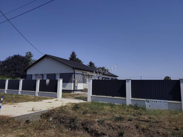 Eladó családi ház, Tiszakécskén 64.9 M Ft, 3 szobás