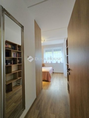 Eladó téglalakás, Pécsett 61.9 M Ft, 2 szobás