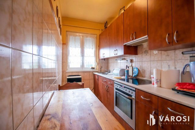 Eladó téglalakás, Székesfehérvárott 84.9 M Ft, 5 szobás