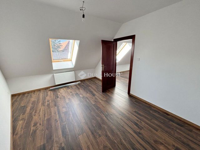 Eladó téglalakás, Sopronban 43.9 M Ft, 2 szobás