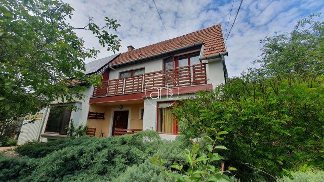 Eladó családi ház, Szegeden 99 M Ft, 5 szobás