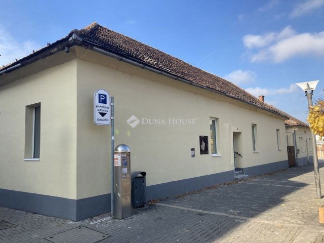 Eladó családi ház, Zalaegerszegen 189 M Ft, 8 szobás