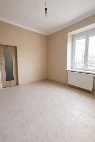 Eladó téglalakás, Komlón, Zrínyi téren 50 M Ft, 4 szobás