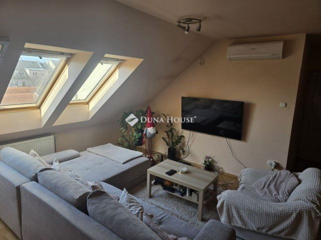 Eladó téglalakás, Szegeden 61.99 M Ft, 3 szobás