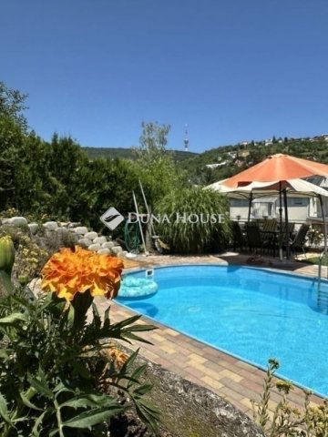 Eladó sorház, Pécsett 169.9 M Ft, 5 szobás