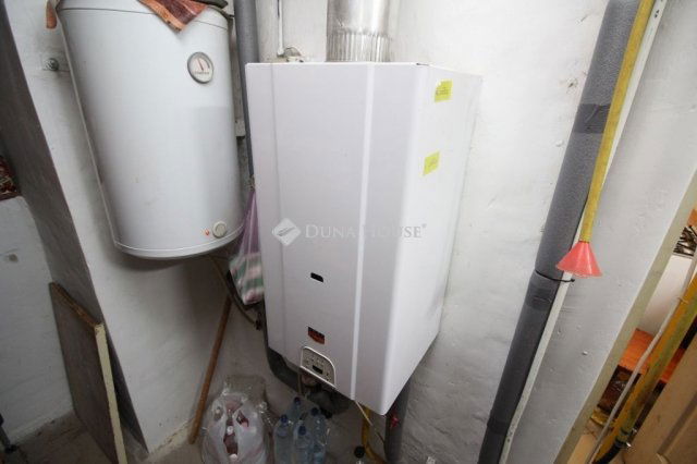 Eladó családi ház, Kecskeméten 27.9 M Ft, 2 szobás