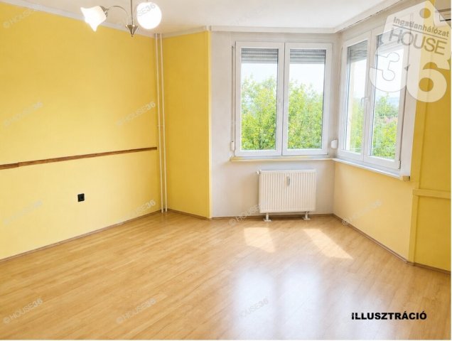 Eladó téglalakás, Szekszárdon 26.5 M Ft, 1 szobás