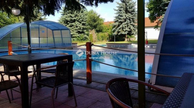 Eladó hotel, Gödön 1050 M Ft, 21 szobás / költözzbe.hu