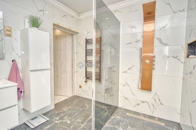 Eladó családi ház, Gyálon 299 M Ft, 7 szobás