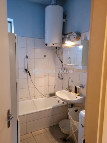 Eladó családi ház, Taksonyon 46.9 M Ft, 2 szobás