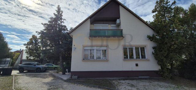 Eladó családi ház, Dabason 149.9 M Ft, 6 szobás