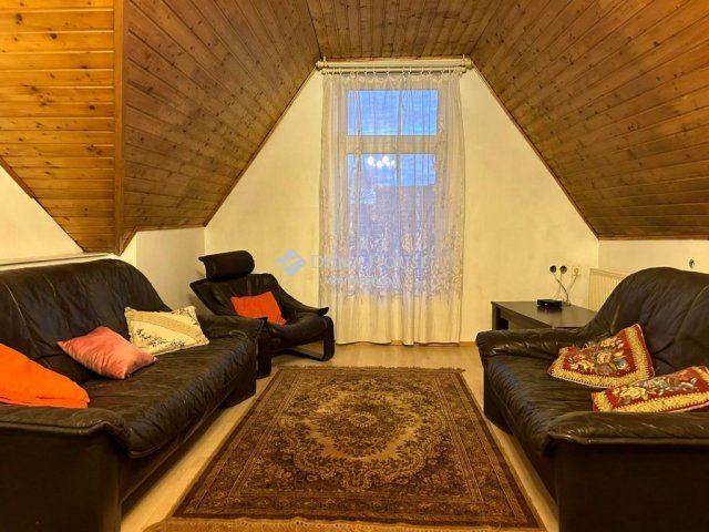 Eladó családi ház, Vecsésen 159 M Ft, 9 szobás