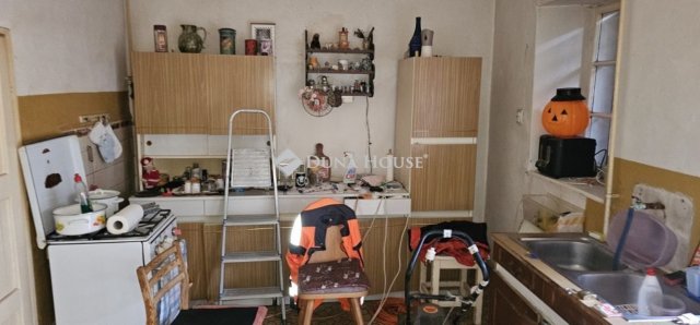 Eladó családi ház, Véménden 12.99 M Ft, 3 szobás