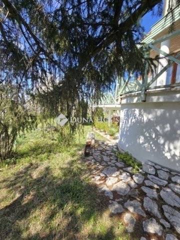 Eladó családi ház, Pécsett 184.99 M Ft, 6 szobás