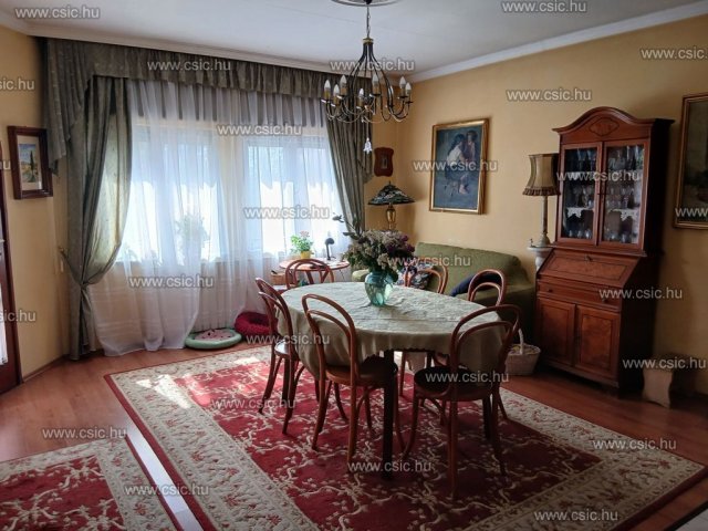 Eladó családi ház, Erdőkertesen 134 M Ft, 6 szobás