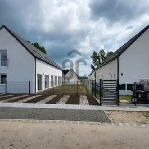 Eladó sorház, Vácon 98.9 M Ft, 4 szobás / költözzbe.hu