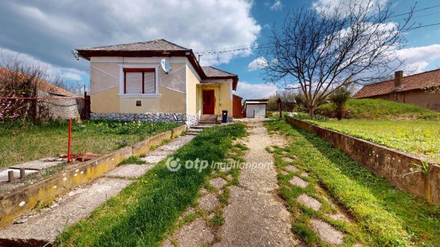 Eladó családi ház, Emődön 13.89 M Ft, 2 szobás