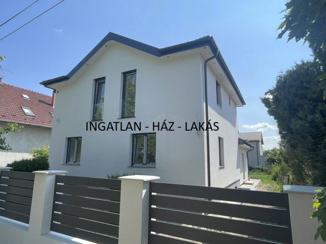Eladó családi ház, Budapesten, XVI. kerületben 299.99 M Ft