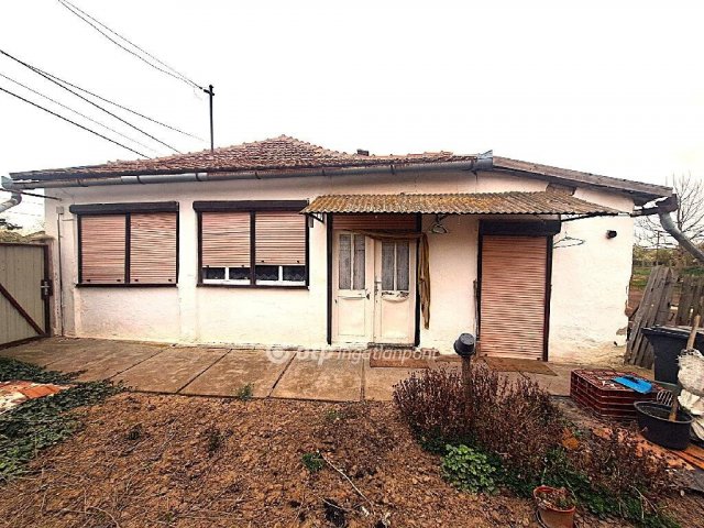 Eladó családi ház, Okányon 5.2 M Ft, 2 szobás