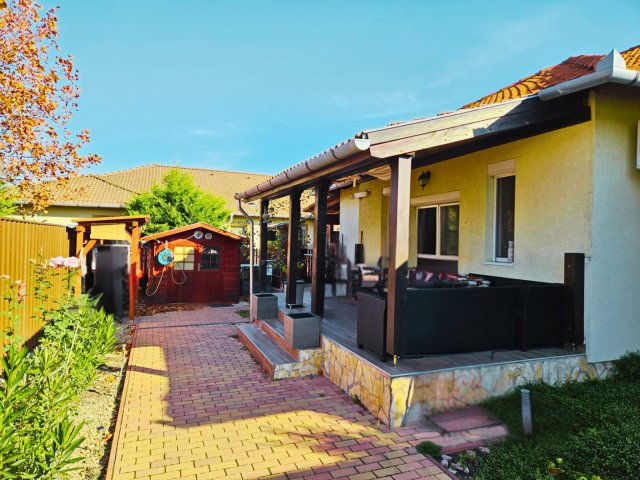 Eladó családi ház, Szigetszentmiklóson 147 M Ft, 5 szobás