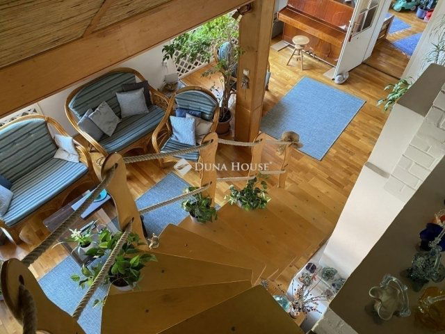 Eladó téglalakás, Pécsett 54.5 M Ft, 4 szobás