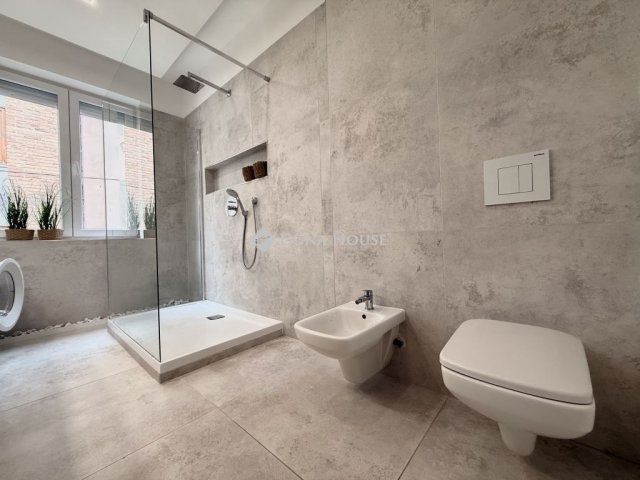 Eladó téglalakás, Pécsett 68.9 M Ft, 2 szobás