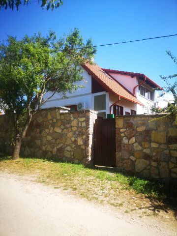 Eladó családi ház, Balatonudvariban 179.9 M Ft, 4+3 szobás