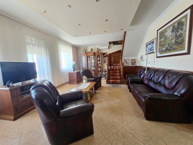 Eladó családi ház, Debrecenben 197.99 M Ft, 6 szobás