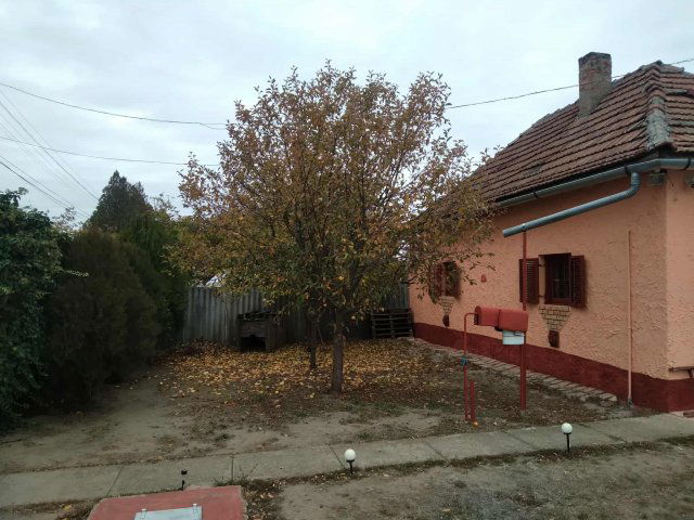 Eladó családi ház, Magyarbánhegyesen 7.5 M Ft, 2 szobás