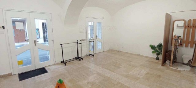Eladó üzlethelyiség, Keszthelyen 24.99 M Ft, 1 szobás
