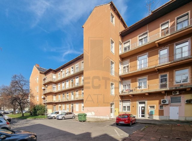 Eladó téglalakás, Szombathelyen 49 M Ft, 3 szobás