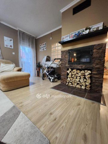 Eladó családi ház, Tökölön 93 M Ft, 4 szobás