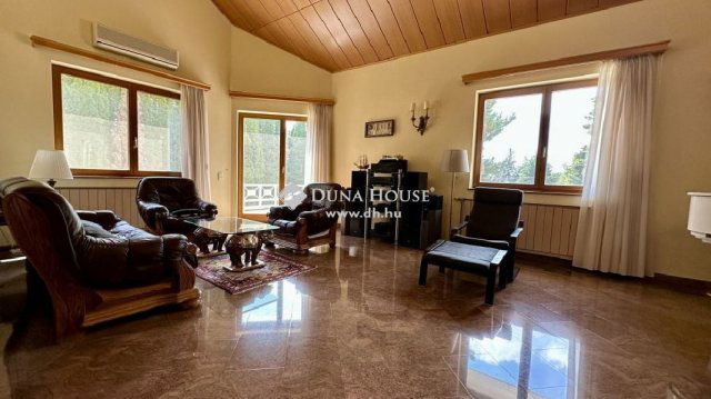 Eladó családi ház, Leányfaluban 571.5 M Ft, 6+1 szobás