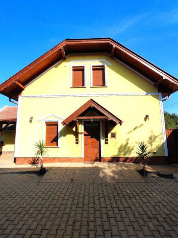 Eladó családi ház, Dabason 225 M Ft, 7 szobás