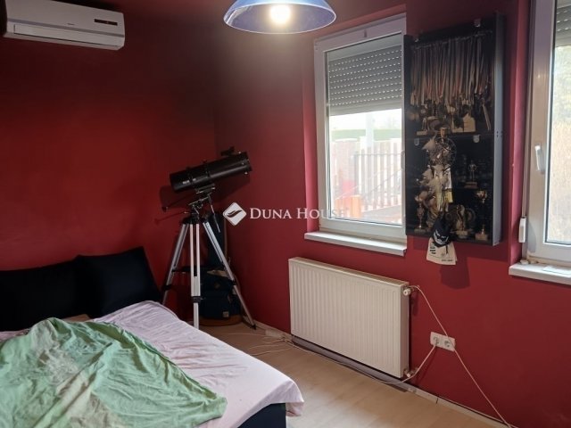 Eladó ikerház, Pécsett 118 M Ft, 6 szobás / költözzbe.hu