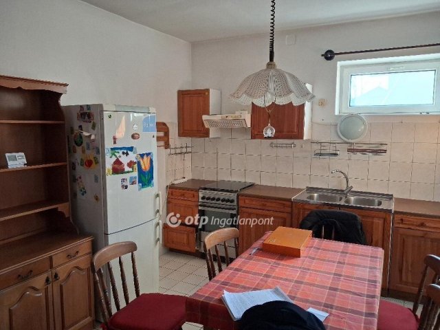 Eladó családi ház, Mosonmagyaróváron 84.9 M Ft, 3+2 szobás