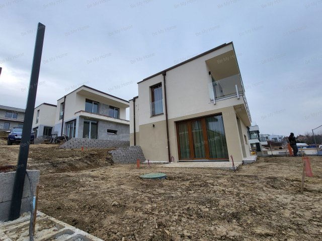 Eladó ikerház, Budapesten, III. kerületben 188.75 M Ft, 4 szobás