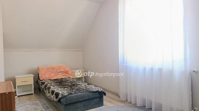 Eladó családi ház, Jászfényszarun 76.4 M Ft, 4+1 szobás