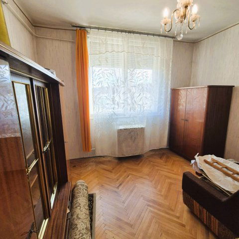 Eladó téglalakás, Kecskeméten, Rávágy téren 39.9 M Ft