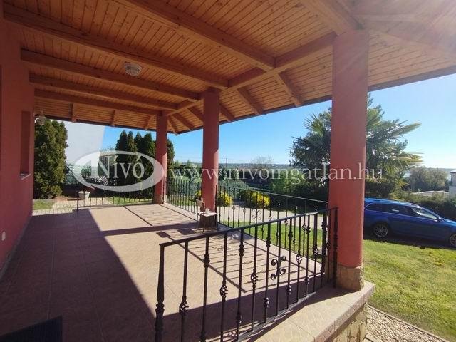 Kiadó családi ház, albérlet, Balatonalmádiban 390 E Ft / hó