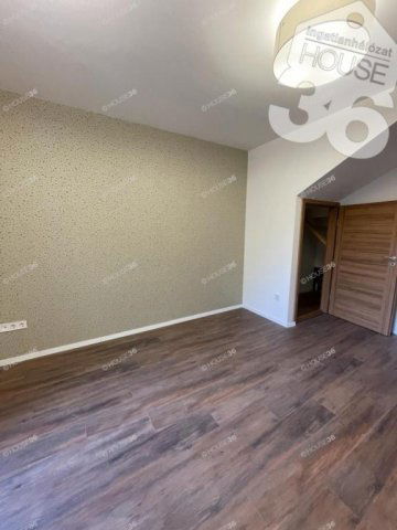 Eladó téglalakás, Kecskeméten 98.7 M Ft, 6 szobás