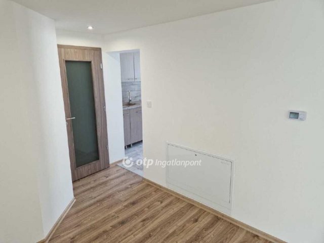 Eladó családi ház, Gyöngyösön 72 M Ft, 4 szobás