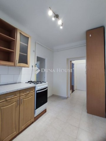 Eladó téglalakás, Pécsett 48.9 M Ft, 2 szobás