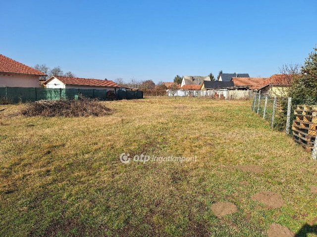 Eladó telek, Tiszafüreden 7.5 M Ft / költözzbe.hu