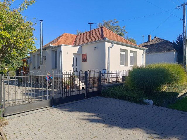Eladó családi ház, Tardoson 71.7 M Ft, 4 szobás