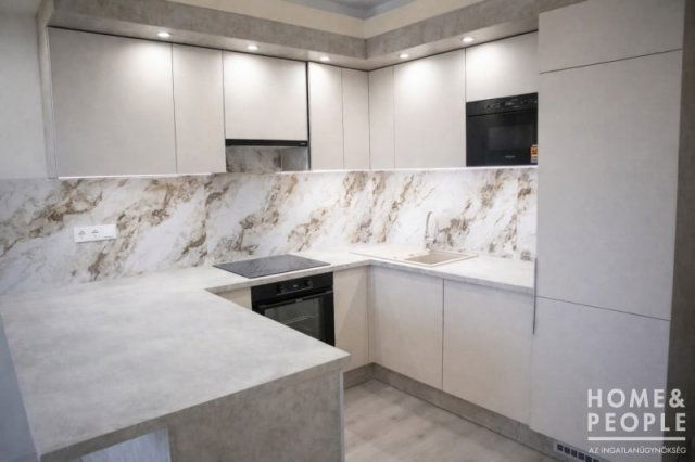 Eladó téglalakás, Szegeden 54.99 M Ft, 2 szobás