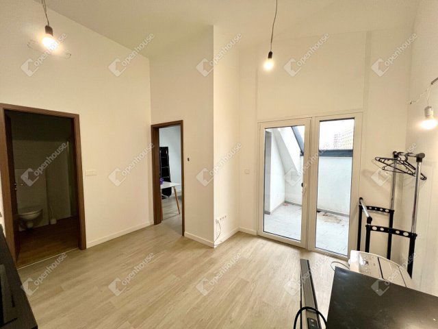 Eladó téglalakás, Siófokon 49.9 M Ft, 2 szobás