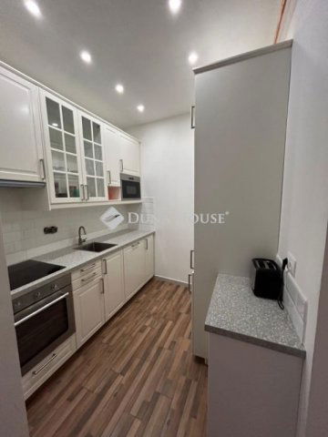 Eladó téglalakás, Budapesten, V. kerületben 199.9 M Ft, 5 szobás