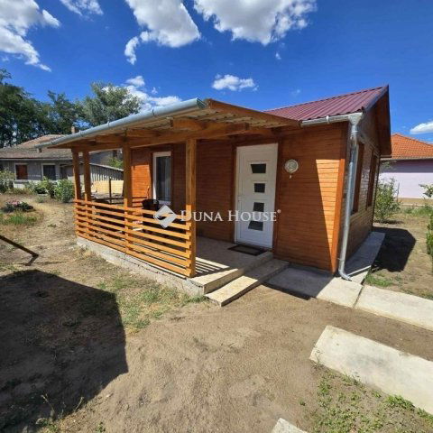 Eladó nyaraló, Cserkeszőlőn 19.5 M Ft, 1 szobás