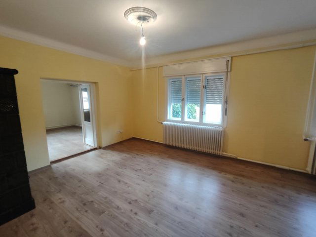 Eladó ikerház, Szegeden 85 M Ft, 3 szobás / költözzbe.hu